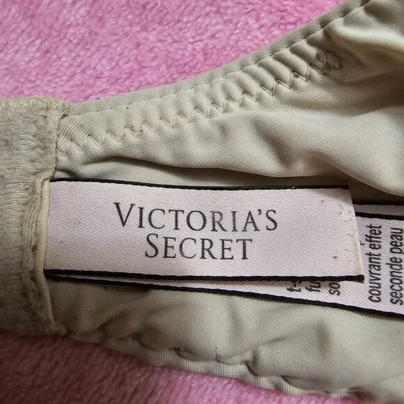 3 pairs of 34DD bras (2 VS & 1 PINK) - Picture 10 of 12